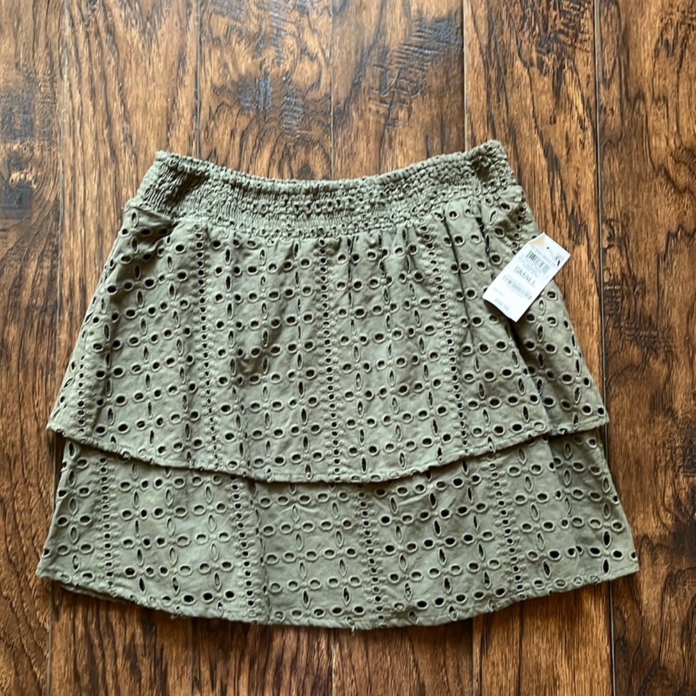 NWT!  Bar III olive green lined eyelet skirt, size small